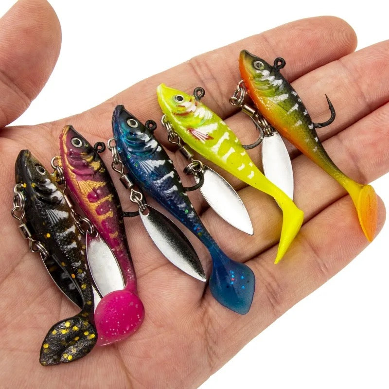 Soft Gummifisch Spinner Köder Set 7,5g fertig montiert inkl. Box – 5 Stück